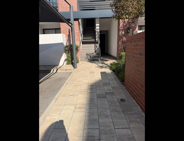 1 BEDROOM APARTMENT FOR SALE IN SANDRINGHAM